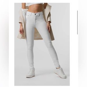 Oh Pomp! White distressed jeans size 8